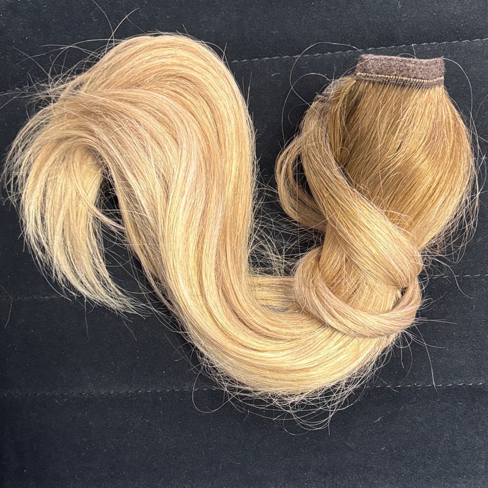 Glam Seamless Invisi Ponytail Hair Extension - Cream Beige Balayage 16” - Picture 7 of 9